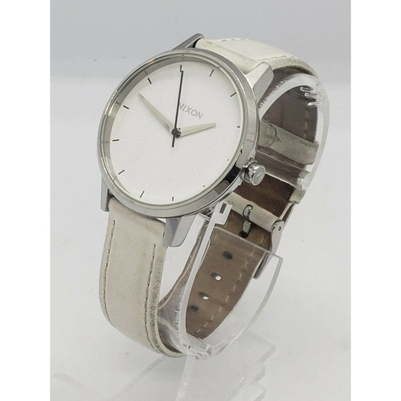Nixon Moving Out Kengsington Watch main image 4